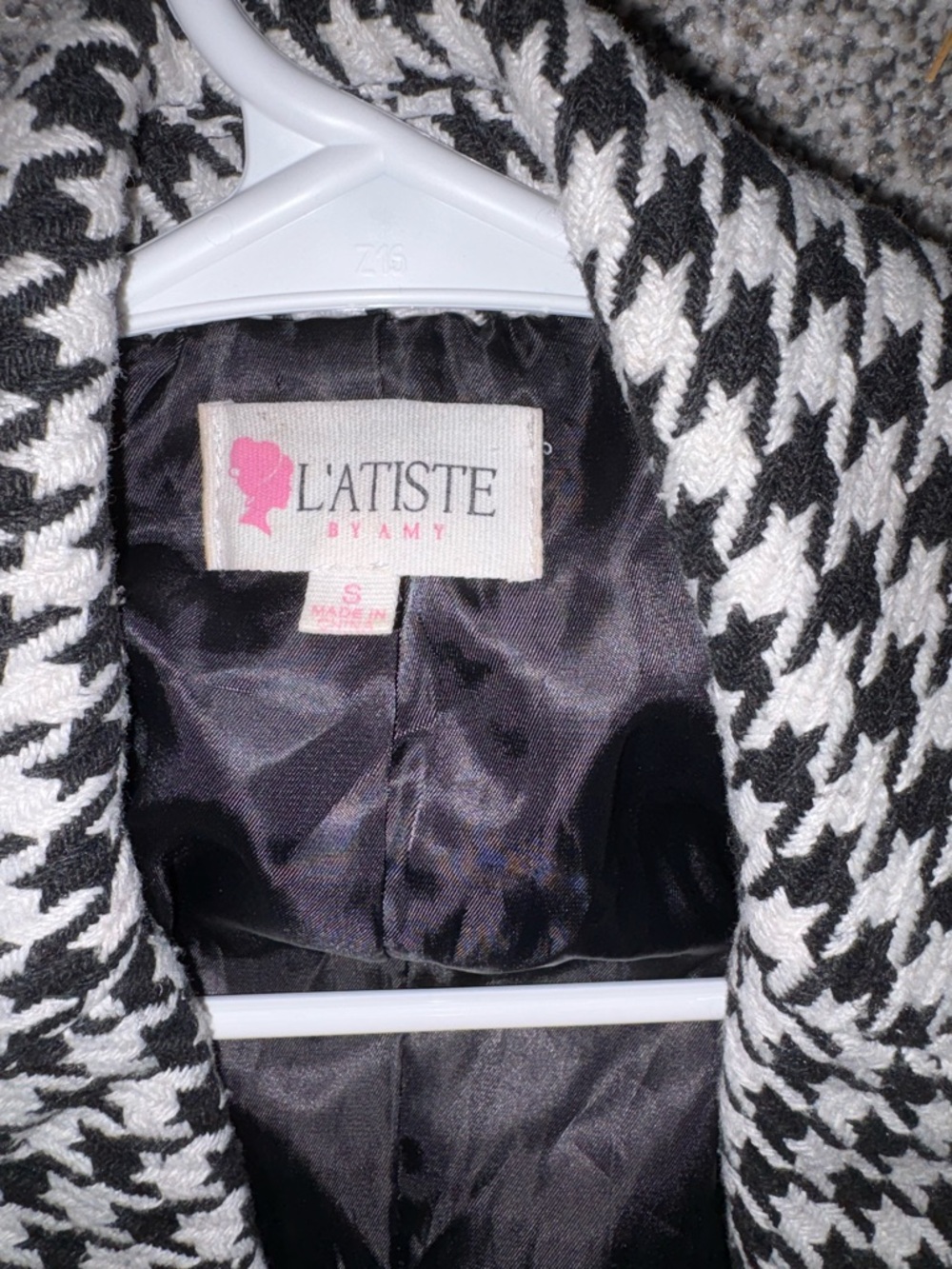 L'ATISTE Black & White Houndstooth Cropped Blazer - Picture 2 of 2